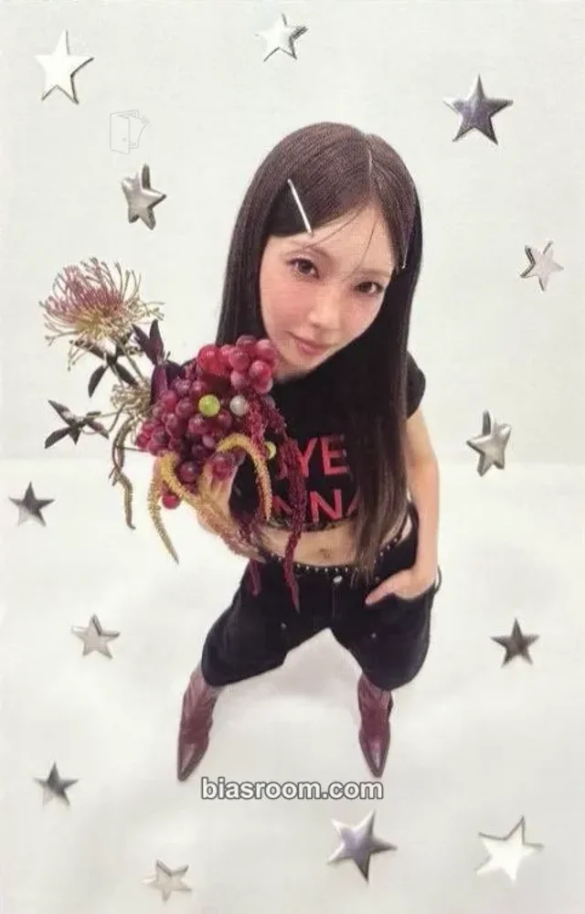 Mayuka NiziU Sour Grapes K-pop photocard
