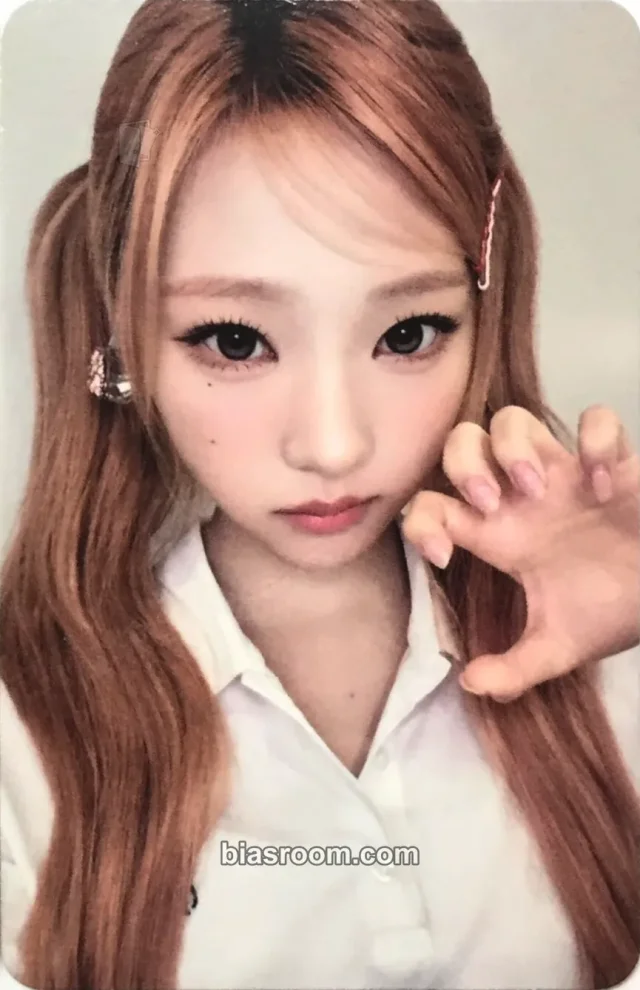 Stella Hearts2Hearts ICONIC HEART K-pop photocard