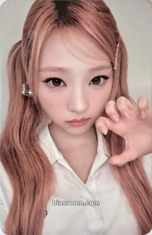 Stella Hearts2Hearts ICONIC HEART K-pop photocard