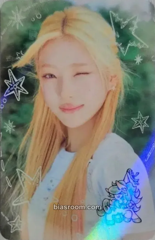 Stella Hearts2Hearts ICONIC HEART K-pop photocard