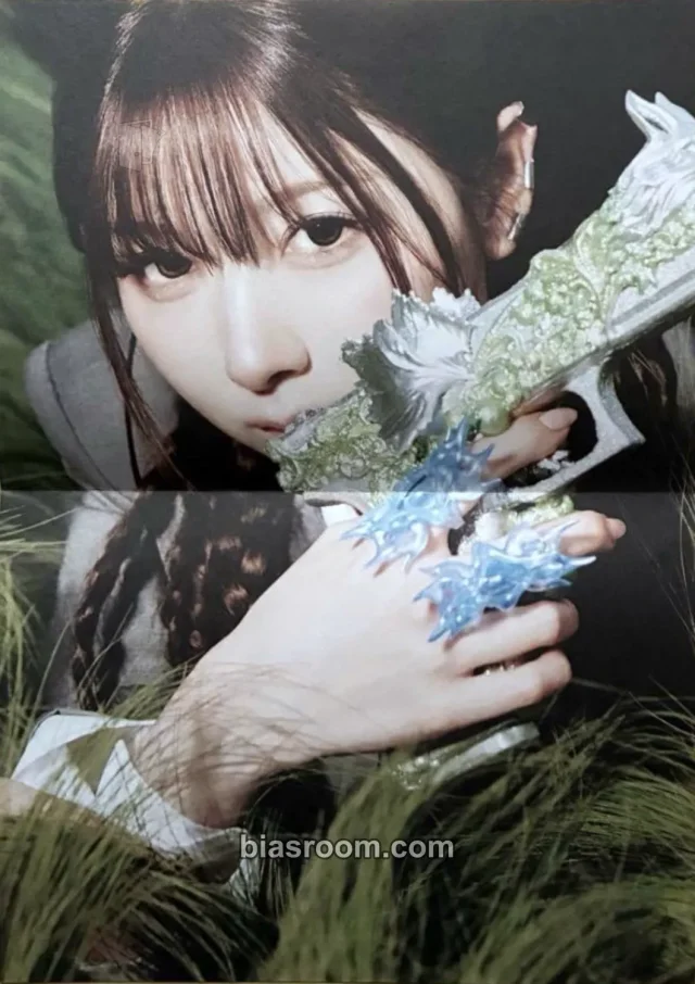 Miihi NiziU Sour Grapes K-pop photocard