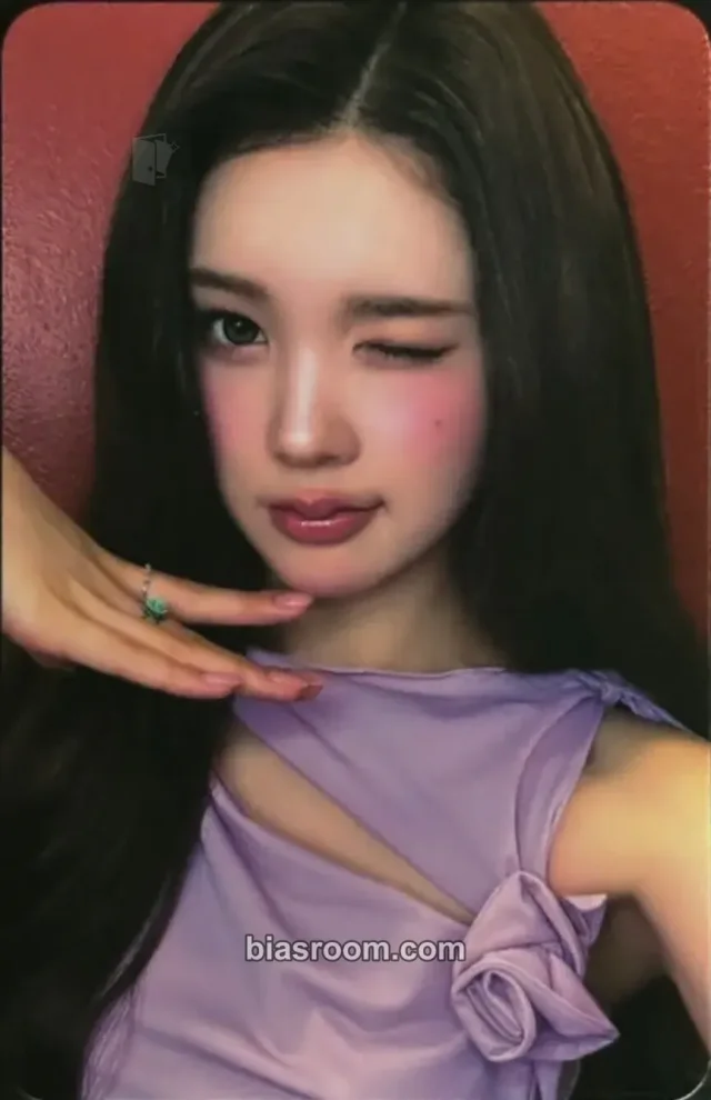 A-na Hearts2Hearts ICONIC HEART K-pop photocard