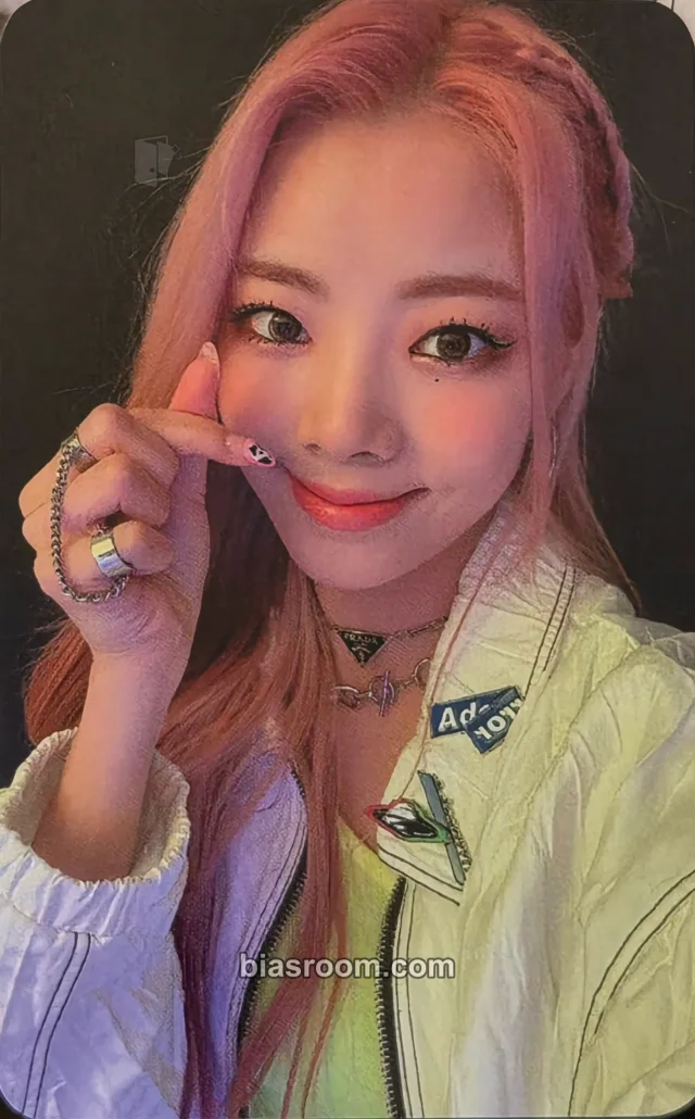 Na Goeun  PURPLE KISS HIDE & SEEK K-pop photocard