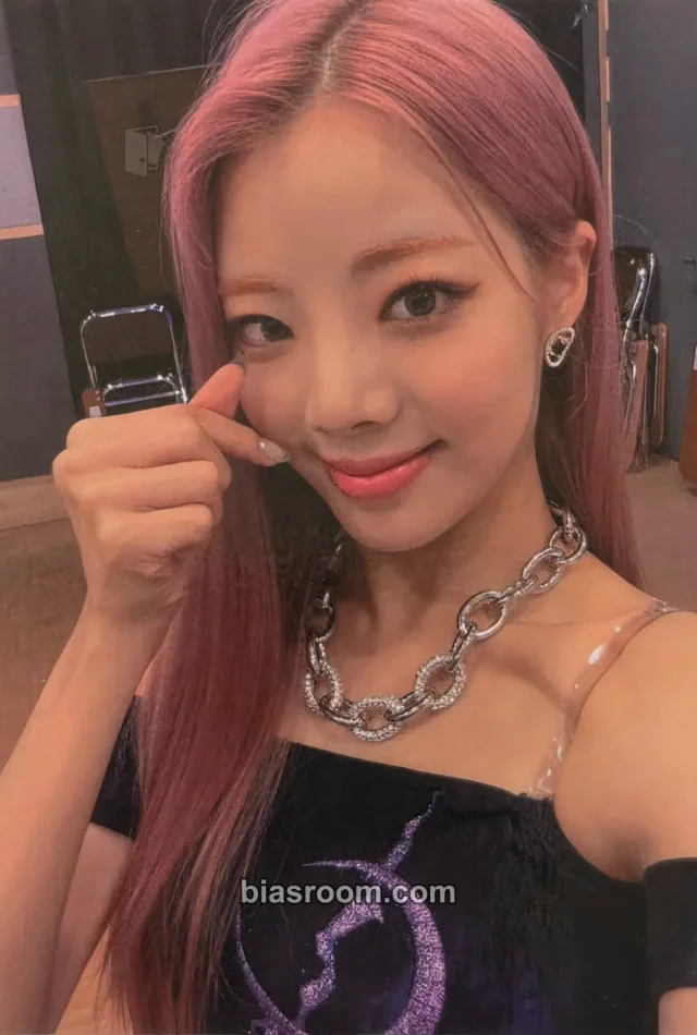 Na Goeun  PURPLE KISS HIDE & SEEK K-pop photocard