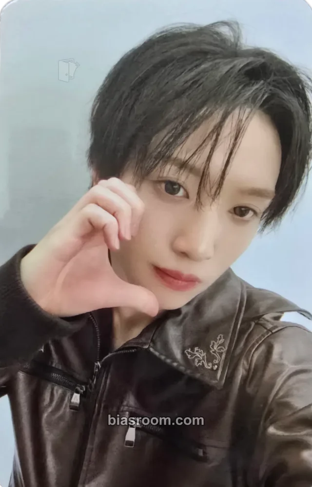 Yujun xikers 82World: LA K-pop photocard