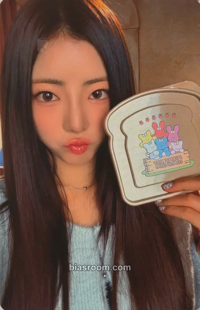 Na Goeun PURPLE KISS RBW Cafe K-pop photocard