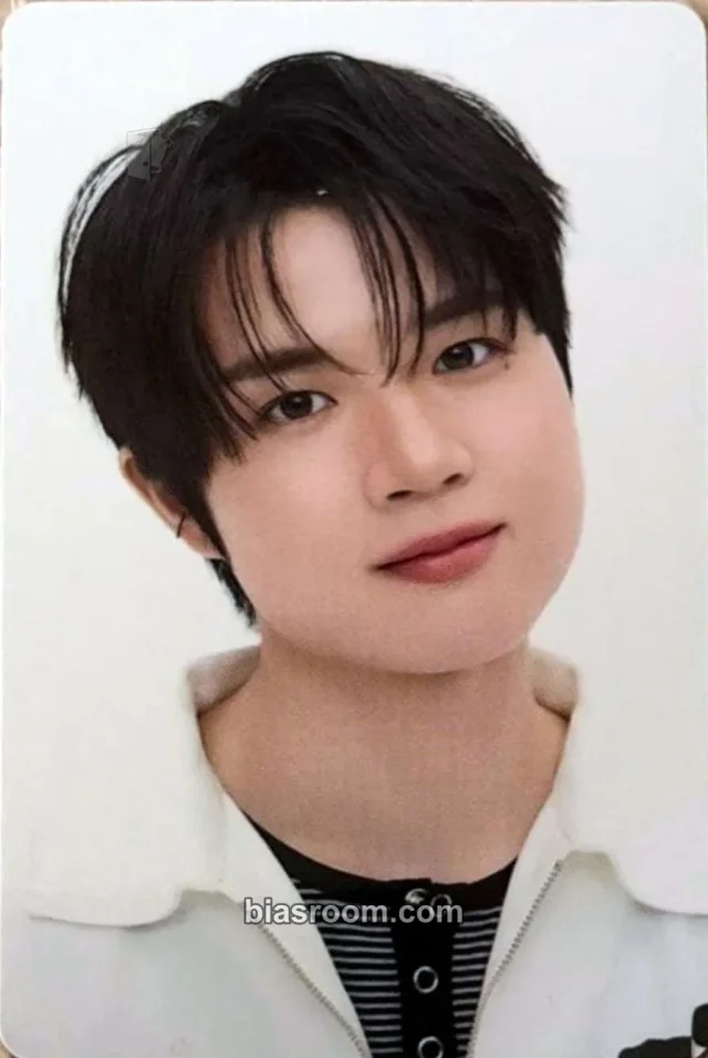 Issa KO1KEYZ KO1KEYZ K-pop photocard