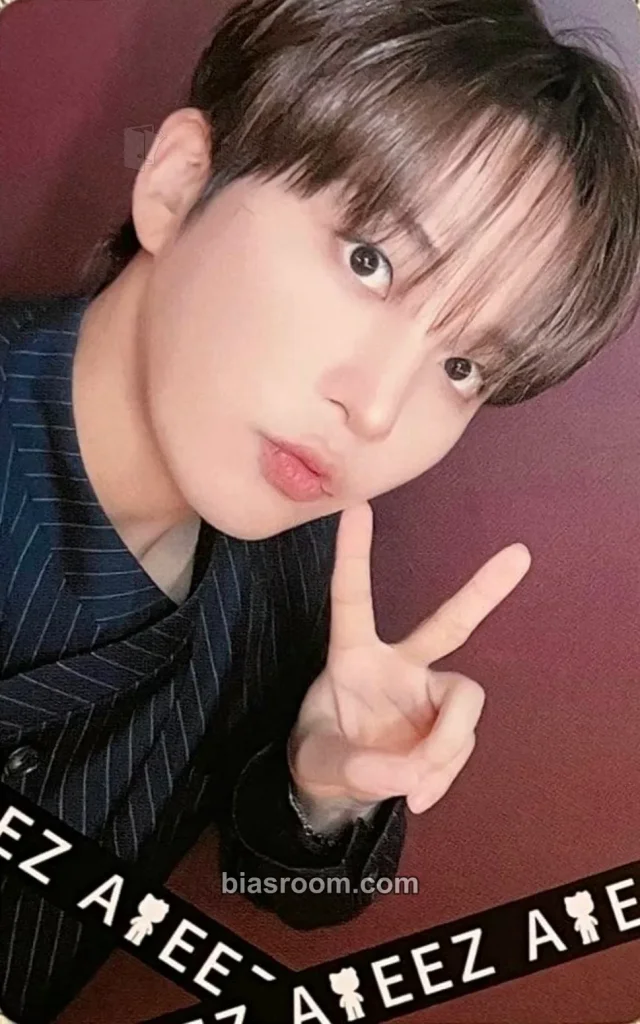 Photocard K-pop di Jongho ATEEZ HELLO KITTY Black Series × ATEEZ