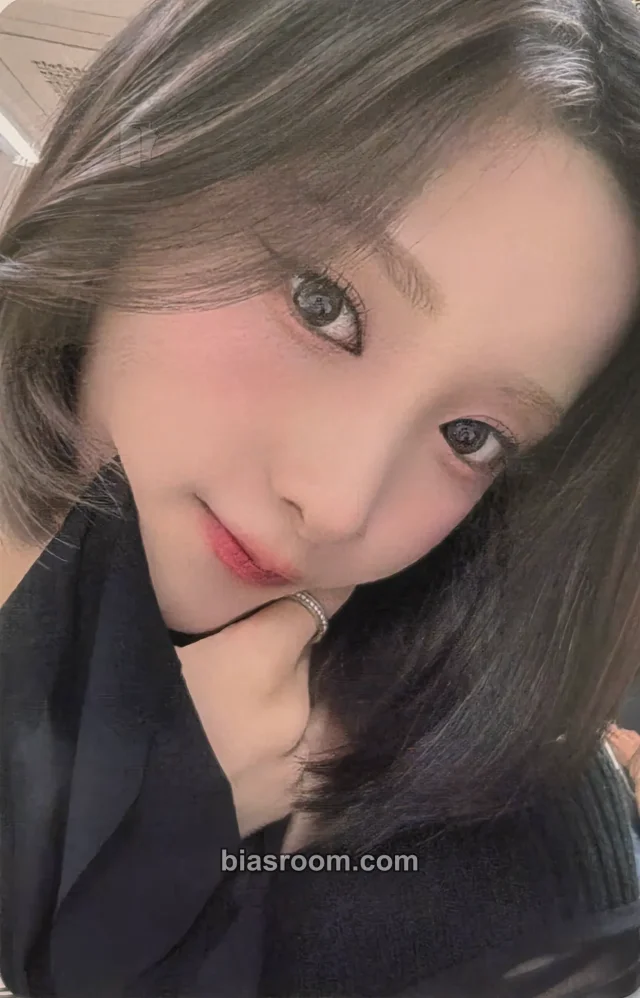 Yuki PURPLE KISS On The Violet K-pop photocard