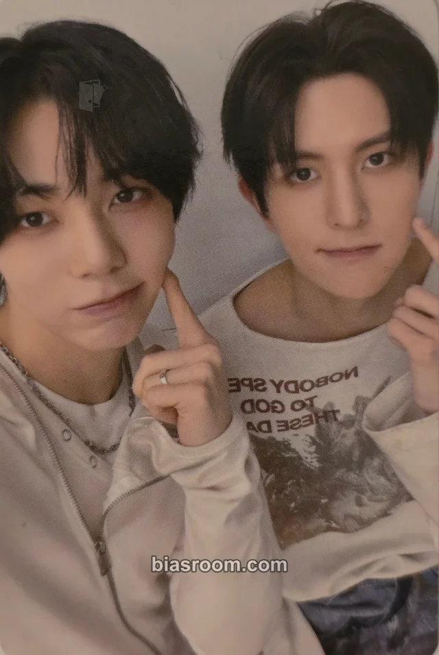 8TURN BRUISE K-pop photocard