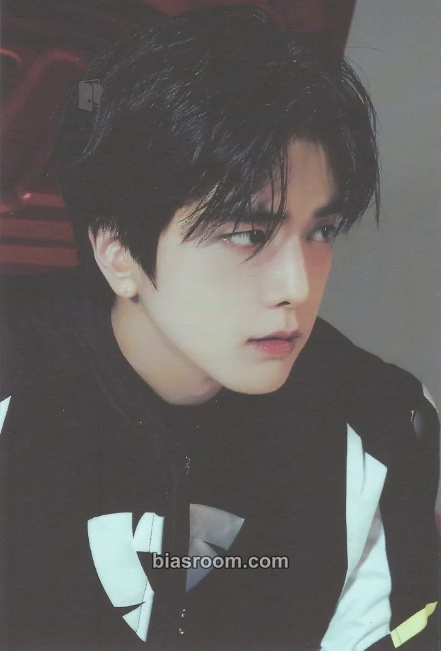 Younghoon THE BOYZ 2025 SEASON'S GREETINGS [THE FAST] K-pop Photocard