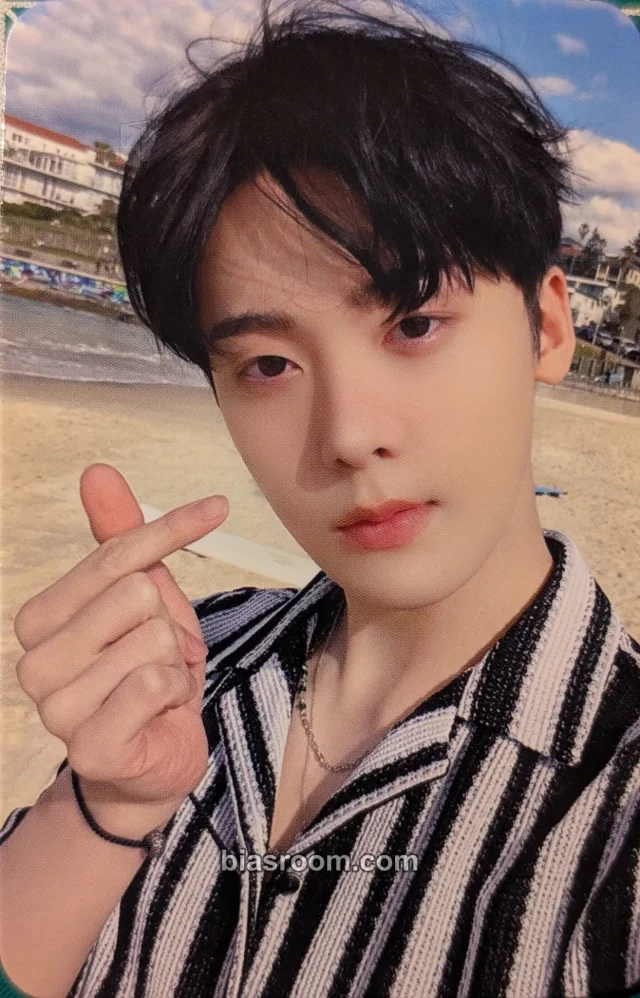 Yoon San-ha ASTRO Moonbin & Sanha 2022 Official Photobook [Magazine] K-pop photocard