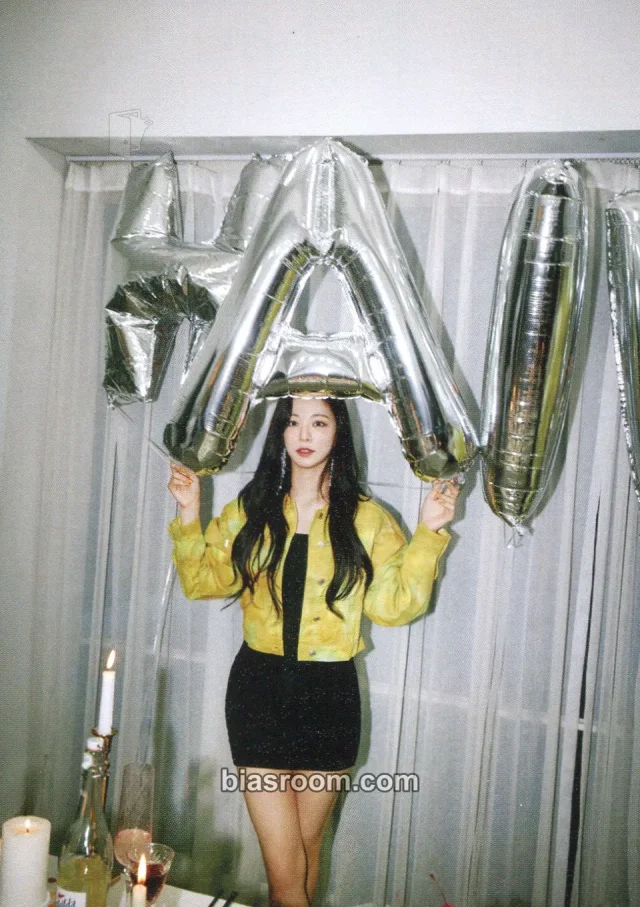Chaeyoung fromis_9 My Little Society K-pop photocard