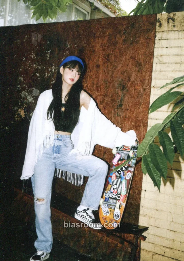 Chaeyoung fromis_9 My Little Society K-pop photocard