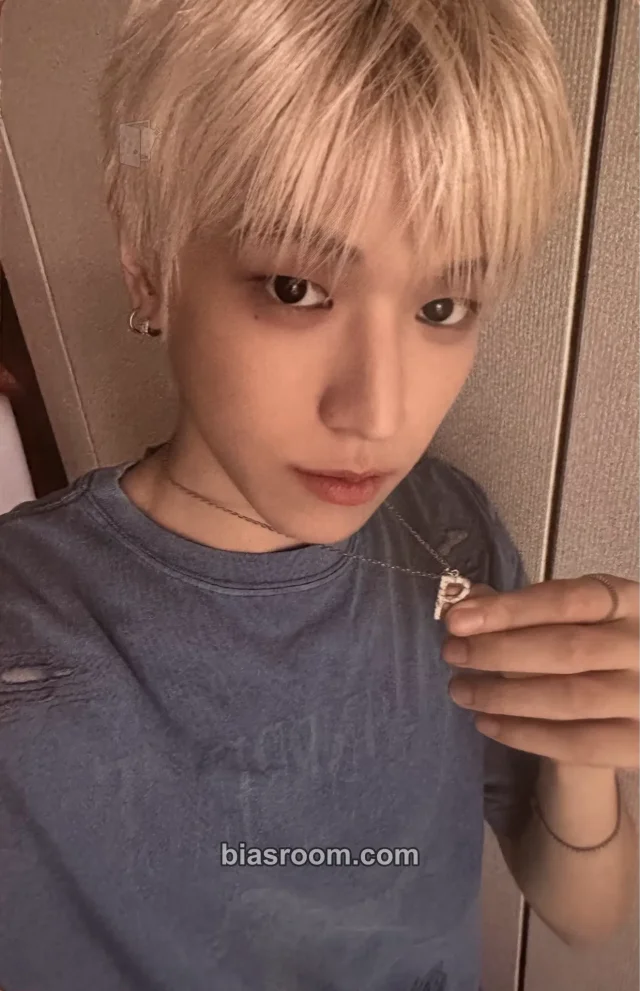 Riwoo BOYNEXTDOOR HOME: DELUXE K-pop photocard