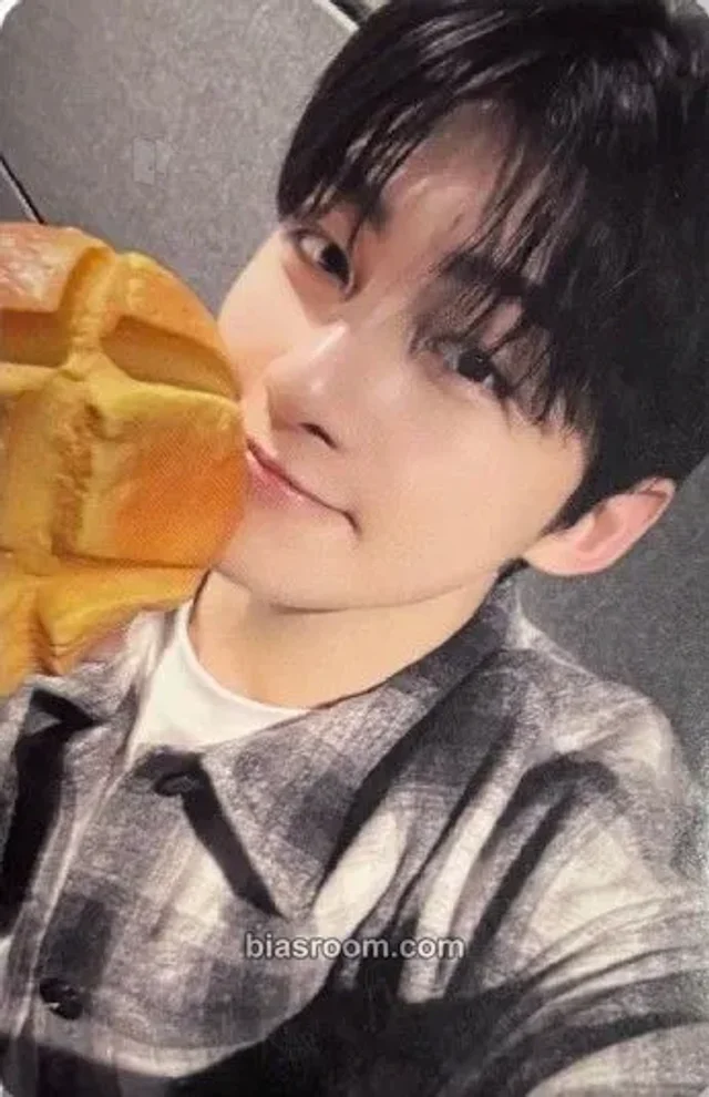 Jihoon TWS Last Bell K-pop photocard