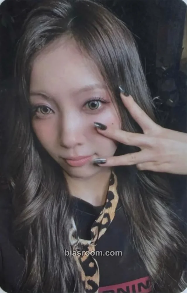 Mayuka NiziU Sour Grapes K-pop photocard
