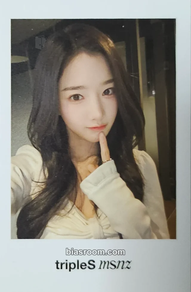 Yooyeon tripleS Beyond Beauty K-pop photocard