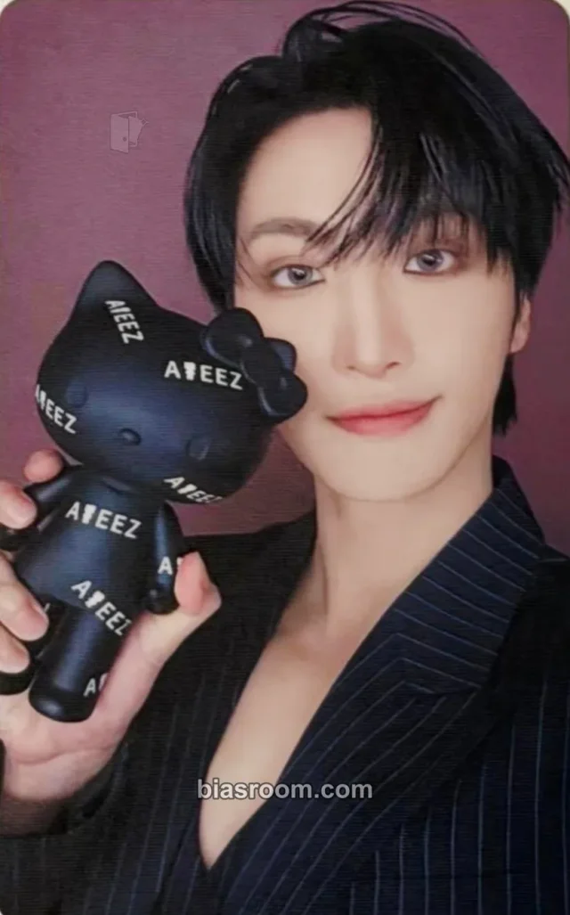 Seonghwa ATEEZ HELLO KITTY Black Series × ATEEZ K-pop photocard