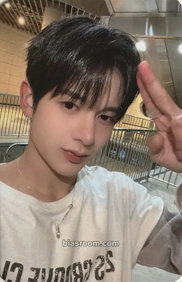 Turn NAZE NAZE K-pop photocard