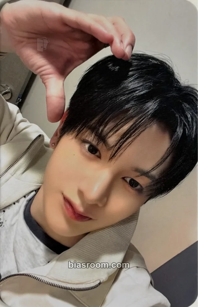 Turn NAZE NAZE K-pop photocard