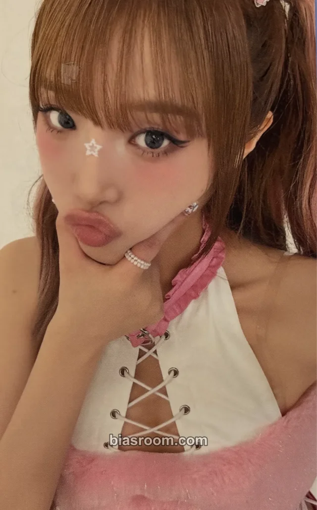 Yena Yena Mirror Mirror / STAR! (feat. Hatsune Miku K-pop photocard
