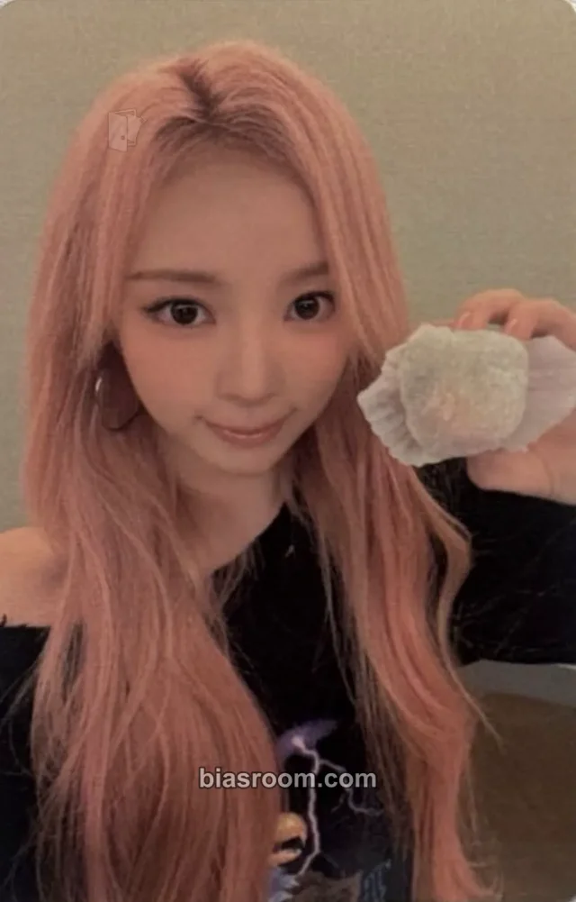 Photocard K-pop Narin MEOVV GO HARD