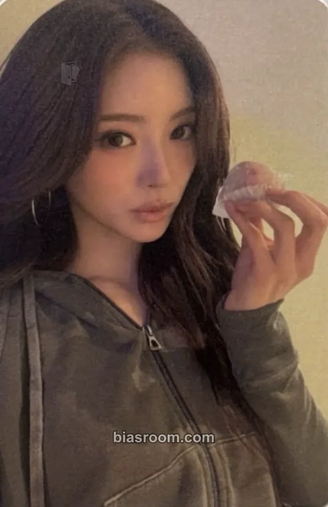 Photocard K-pop Anna MEOVV GO HARD
