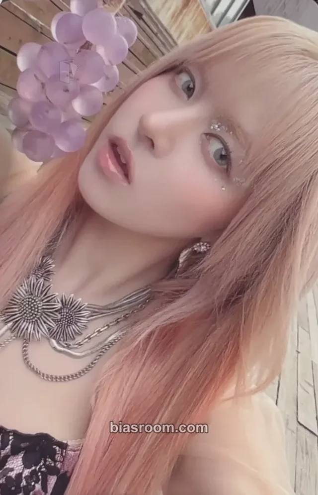 Lily NMIXX Strange Muse K-pop photocard