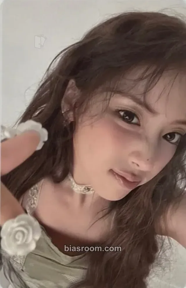 Jiwoo NMIXX Strange Muse K-pop photocard
