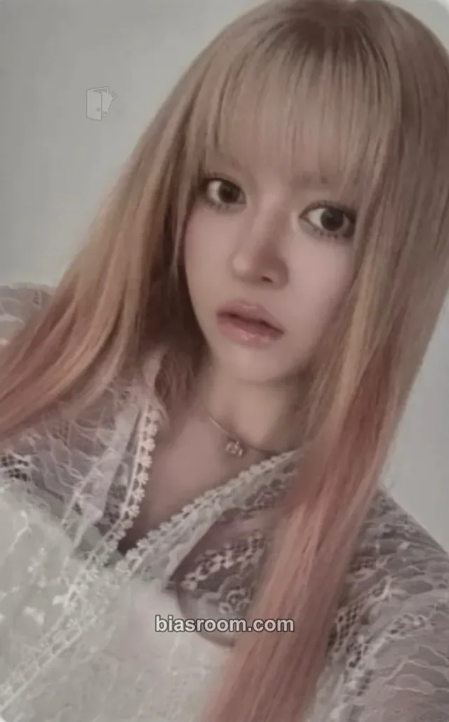 Photocard K-pop di Lily NMIXX Strange Muse