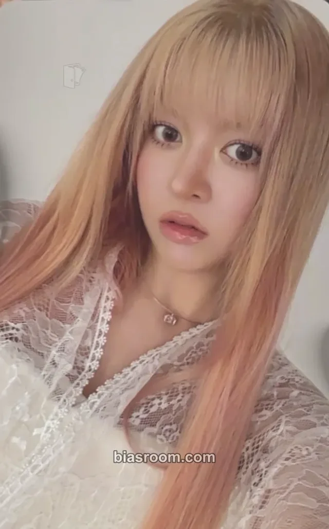 Lily NMIXX Strange Muse K-pop photocard