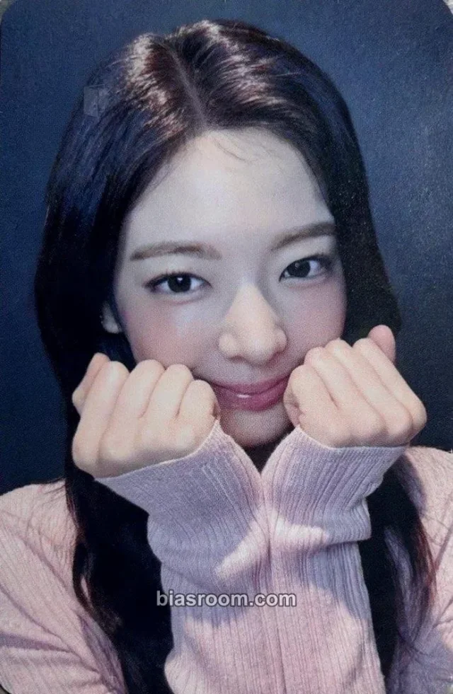 Lia ITZY TUNNEL VISION K-pop photocard