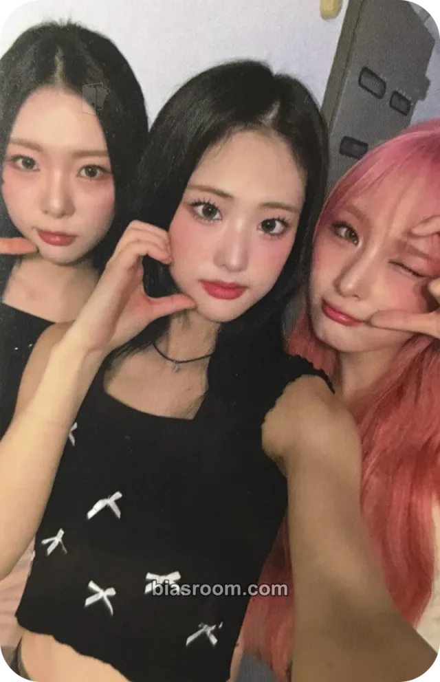 ICHILLIN’ Wild Cherry K-pop photocard