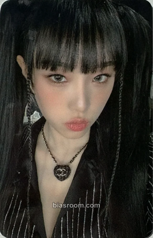 Yena Yena Love War K-pop photocard