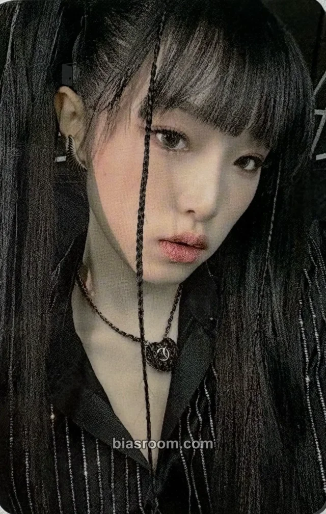 Yena Yena Love War K-pop photocard