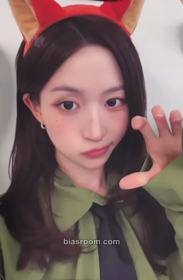 Haewon NMIXX Strange MuseのK-popフォトカード