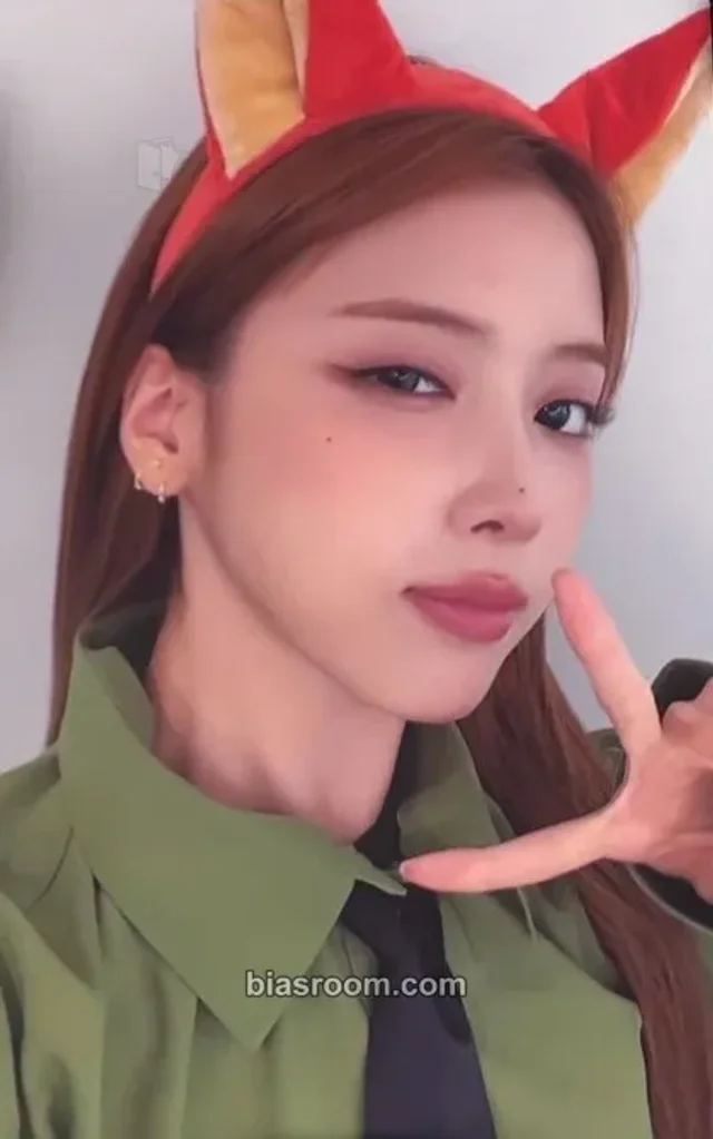 Jiwoo NMIXX Strange MuseのK-popフォトカード