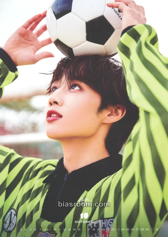 Sunwoo THE BOYZ 2022 SEASON'S GREETINGS [ATHLETE CLUB] K-pop photocard