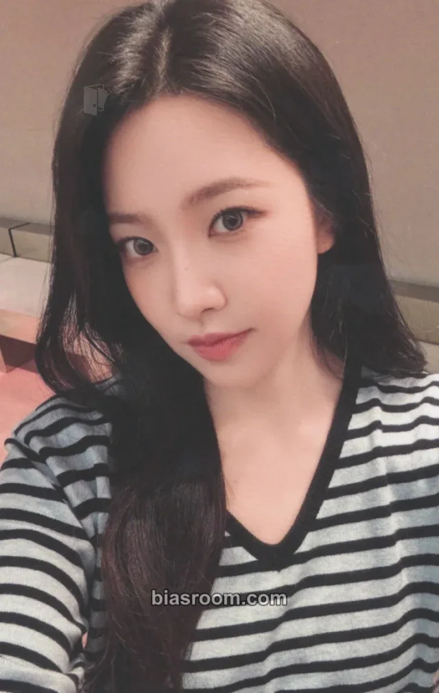 Photocard K-pop di Yeri Red Velvet Velvet Summer