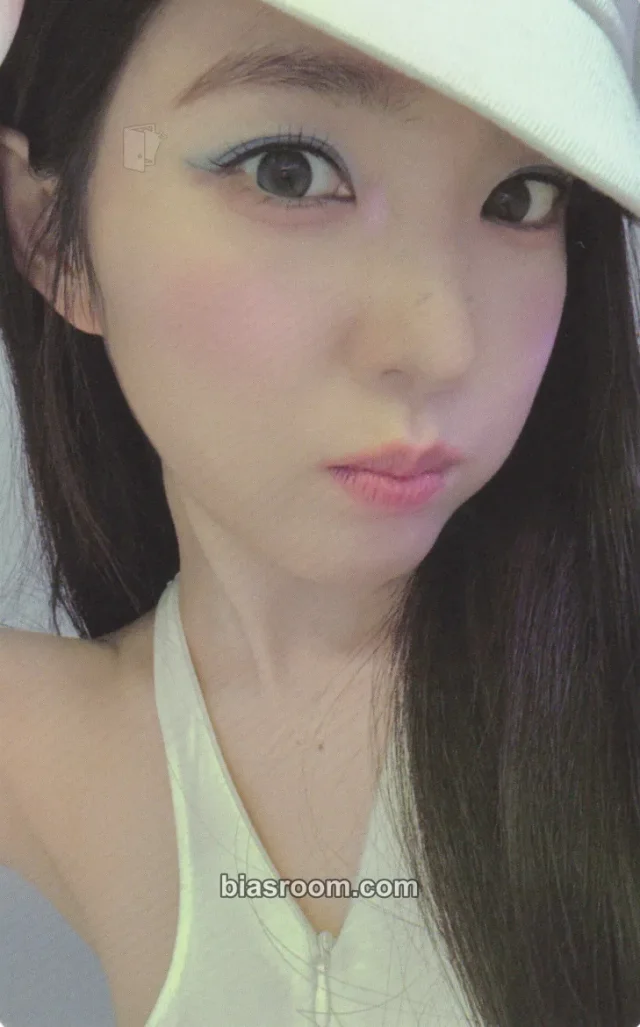Irene Red Velvet Velvet Summer K-pop Photocard