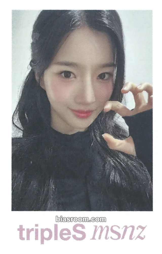 Yooyeon tripleS Beyond Beauty K-pop photocard