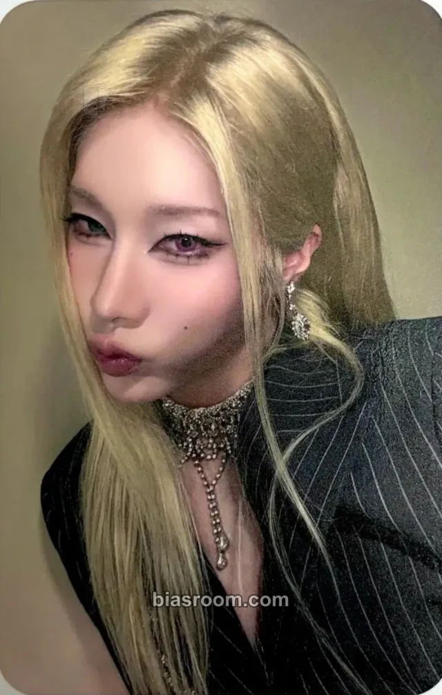 Rui XLOV SERVING-X Asia Tour 2026 K-pop photocard