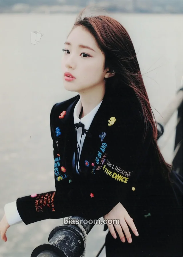 YeoJin LOONA FamilyMart K-pop photocard