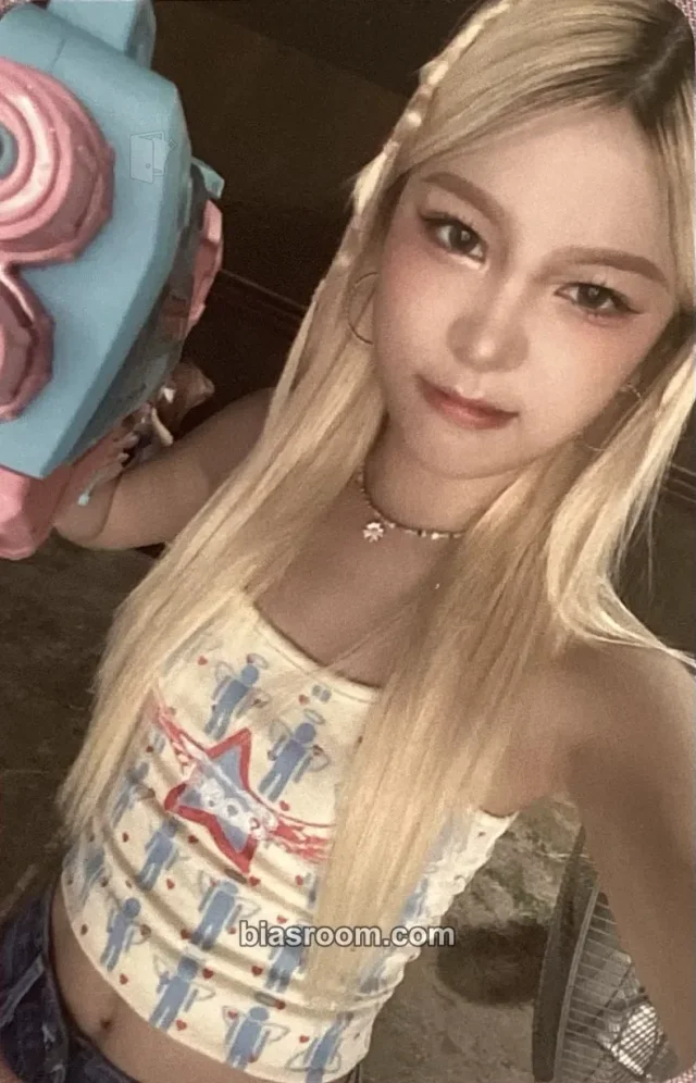 Photocard K-pop Jiana Young Posse ATE THAT