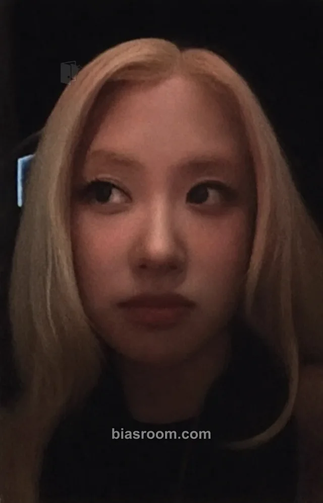 Photocard K-pop Rosé BLACKPINK rosie (Rosé solo)