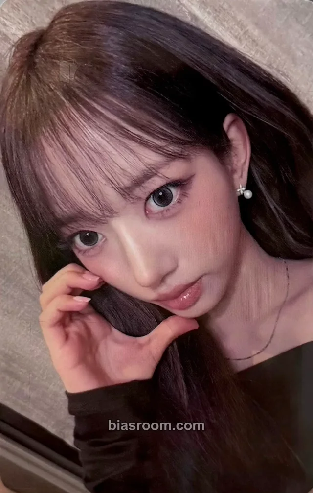 Sooin MEOVV BITE NOW K-pop photocard