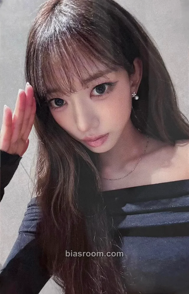 Sooin MEOVV BITE NOW K-pop photocard