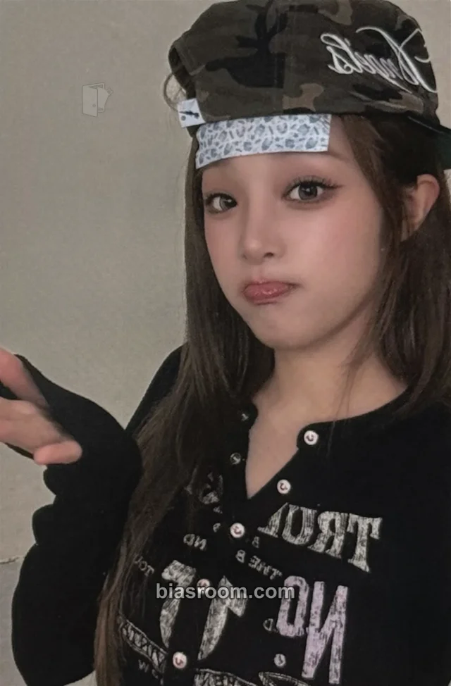 Yena Yena 2026 YENA ENCORE LIVE 'The Otherworldly Tale: Theatrical Edition' K-pop photocard