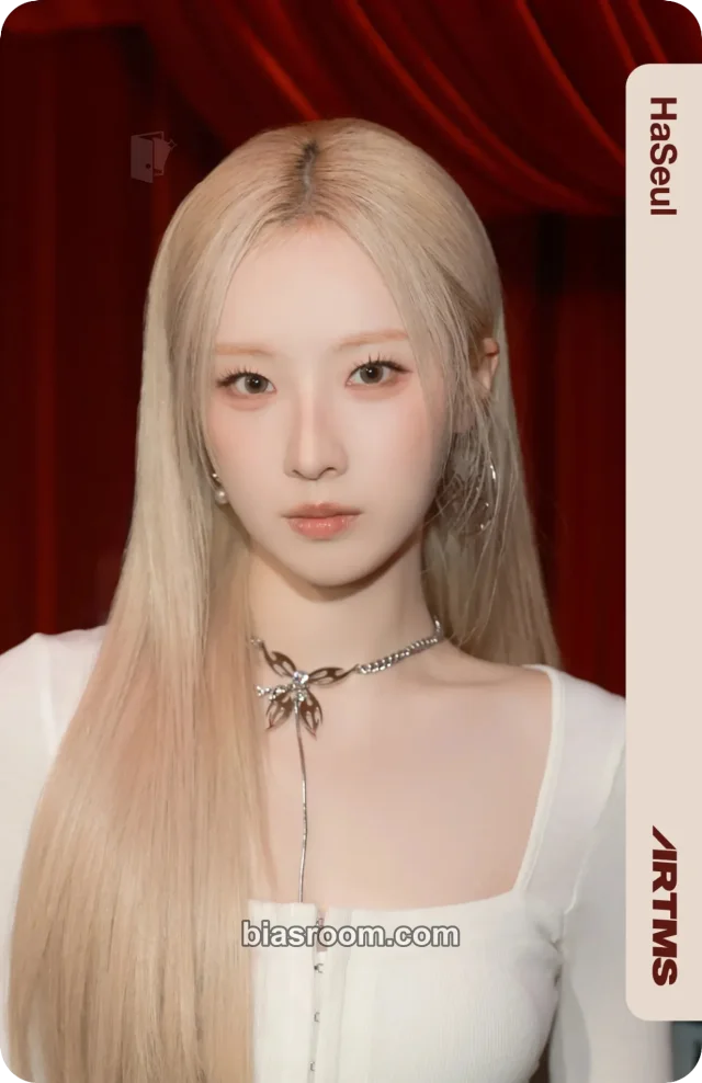 Photocard K-pop di HaSeul ARTMS HaSeul Afterglow Fansign Event